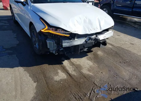 2023 Kia K5 Lxs z USA, uszkodzony, nr VIN 5XXG14J2XPG220175